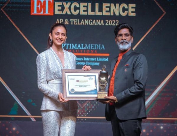 ET Excellence Award for Education Revolutionist Dr. Surya Chundi