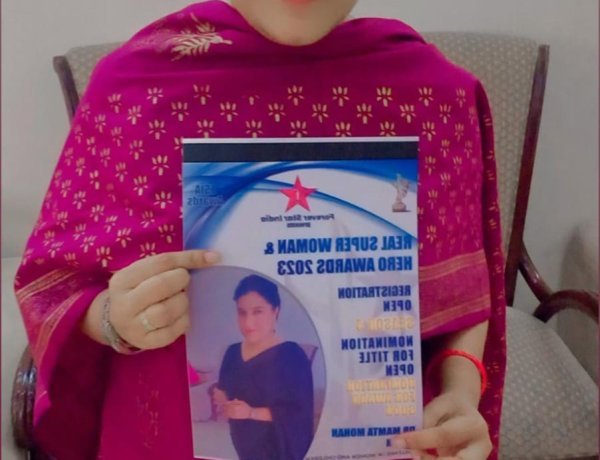 Real Super Women Award Poster Unveiled by Dr. Mamta Mohan in New Delhi